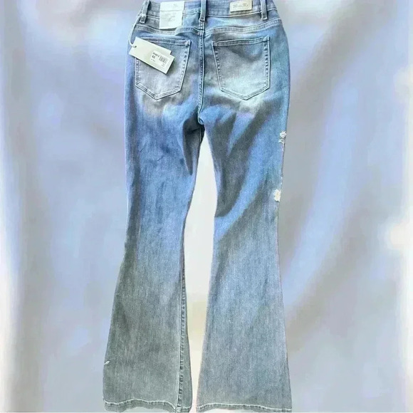 Miss Me High-Rise Flare w Floral Embroidery #H38519H, size 25, 34” inseam, NWT - Picture 6 of 12